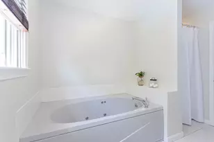 10 Split Creek Ct, Cranston, RI 02921 - Photo 20