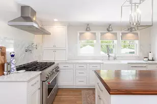 10 Split Creek Ct, Cranston, RI 02921 - Photo 6