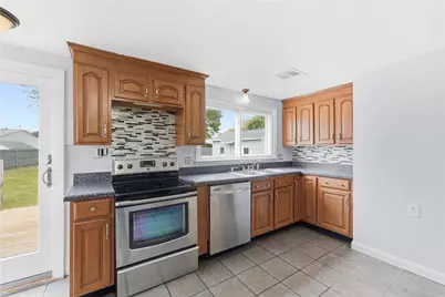 99 Potomac Road, Warwick, RI 02888 - Photo 8