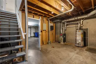 4 Smithfield Rd, North Providence, RI 02904 - Photo 28