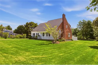 32 James Francis Terrace, Middletown, RI 02842 - Photo 2
