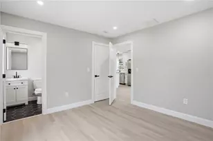 307 Oxford St, Providence, RI 02905 - Photo 8