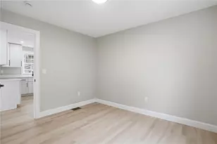 307 Oxford St, Providence, RI 02905 - Photo 14