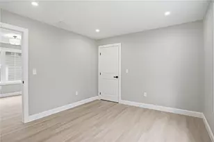 307 Oxford St, Providence, RI 02905 - Photo 18