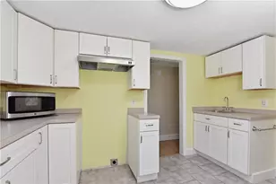 58 Vaucluse Ave, Middletown, RI 02842 - Photo 10