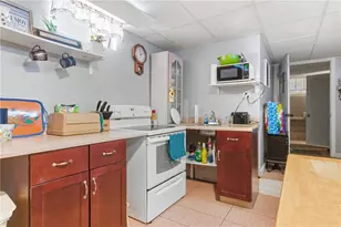 122 Perry St, Central Falls, RI 02863 - Photo 30