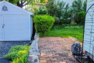 135 Cornell St, Cranston, RI 02920 - Photo 22