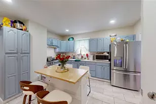 64 Yorkshire St, Providence, RI 02908 - Photo 12