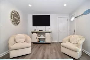 194 S Pier Rd, Narragansett, RI 02882 - Photo 6