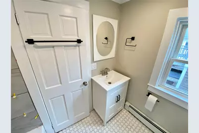 5 Simmons Street #2, Newport, RI 02840 - Photo 8
