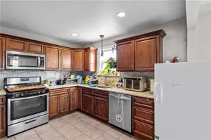 46 Irving St, North Providence, RI 02904 - Photo 6