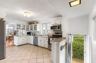 41 Buena Vista Dr, North Kingstown, RI 02852 - Photo 6