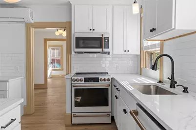 18 Barney Street #2, Newport, RI 02840 - Photo 4