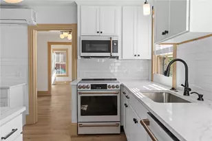 18 Barney St, Newport, RI 02840 - Photo 4