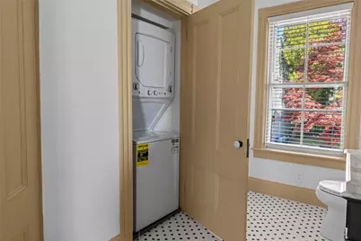 18 Barney Street #2, Newport, RI 02840 - Photo 14