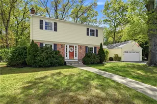 66 Maplewood Dr, East Greenwich, RI 02818 - Photo 2
