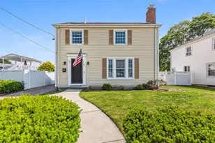 123 Scarborough Rd, Pawtucket, RI 02861 - Photo 1