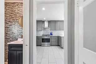 123 Scarborough Rd, Pawtucket, RI 02861 - Photo 10
