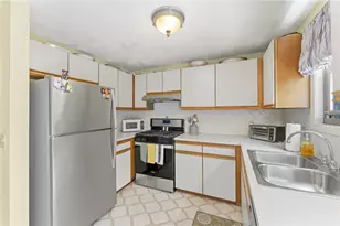 63 Esmond St, Smithfield, RI 02917 - Photo 4
