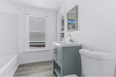 33 Pleasant Street, Woonsocket, RI 02895 - Photo 10