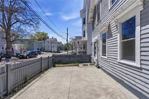 33 Pleasant St, Woonsocket, RI 02895 - Photo 4