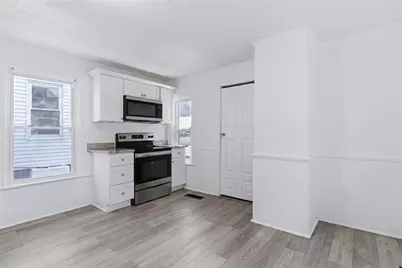 33 Pleasant Street, Woonsocket, RI 02895 - Photo 8