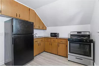 33 Pleasant Street, Woonsocket, RI 02895 - Photo 24