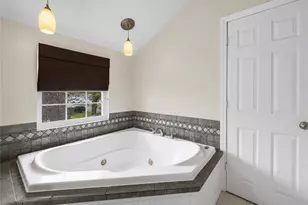 81 Allen Ave, Warwick, RI 02889 - Photo 16