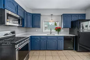 41 Berwick Ln, Cranston, RI 02905 - Photo 14