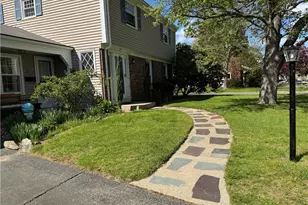 27 Monmouth Dr, East Providence, RI 02515 - Photo 6