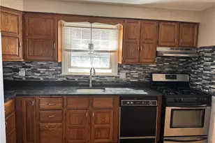 27 Monmouth Dr, East Providence, RI 02515 - Photo 18