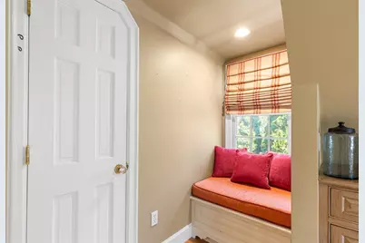 340 Newman Avenue, East Providence, RI 02916 - Photo 30