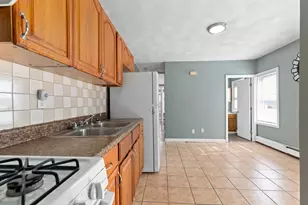82 Webster St, Pawtucket, RI 02861 - Photo 2