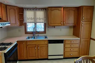 48 Jenks St, East Providence, RI 02914 - Photo 6