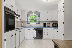 35 Superior View Blvd, North Providence, RI 02911 - Photo 12
