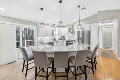 82 Mohawk Trail, Cranston, RI 02921 - Photo 4