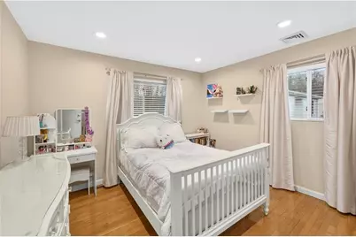 82 Mohawk Trail, Cranston, RI 02921 - Photo 12