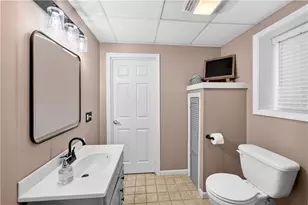 82 Mohawk Trail, Cranston, RI 02921 - Photo 16