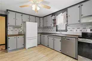 105 William Henry Rd, Scituate, RI 02857 - Photo 2