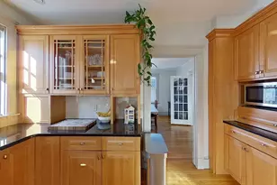 27 Cranston Ave, Newport, RI 02840 - Photo 4