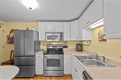 4080 Post Road #10, Warwick, RI 02886 - Photo 8