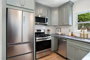 54 Grand View St, Providence, RI 02906 - Photo 16
