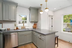 54 Grand View St, Providence, RI 02906 - Photo 18
