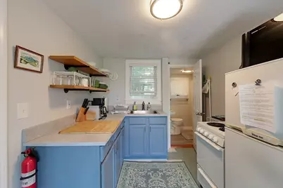 33 Warren Avenue, Middletown, RI 02842 - Photo 6