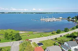 31 Windsor Rd, Cranston, RI 02905 - Photo 4