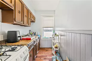 19 Charpentier Ave, Pawtucket, RI 02861 - Photo 24