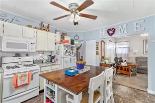 19 Charpentier Ave, Pawtucket, RI 02861 - Photo 4