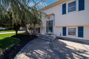 2 Dogwood Dr, Cranston, RI 02921 - Photo 2