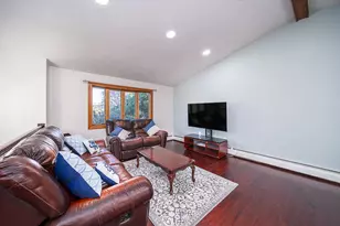 2 Dogwood Dr, Cranston, RI 02921 - Photo 8