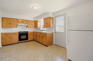 55 Mixter St, Middletown, RI 02842 - Photo 16